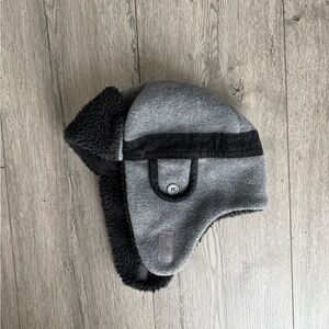 BabyGap Gray & Black Kids Winter Hat